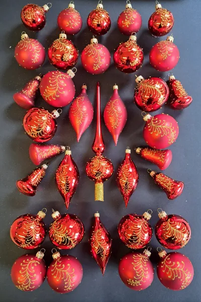Sortimentskasten SET Christbaumschmuck Glas ROT mit Ranke, mit OLIVEN , 35 tlg.